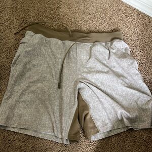 Men’s size large, linerless License to Train 7”